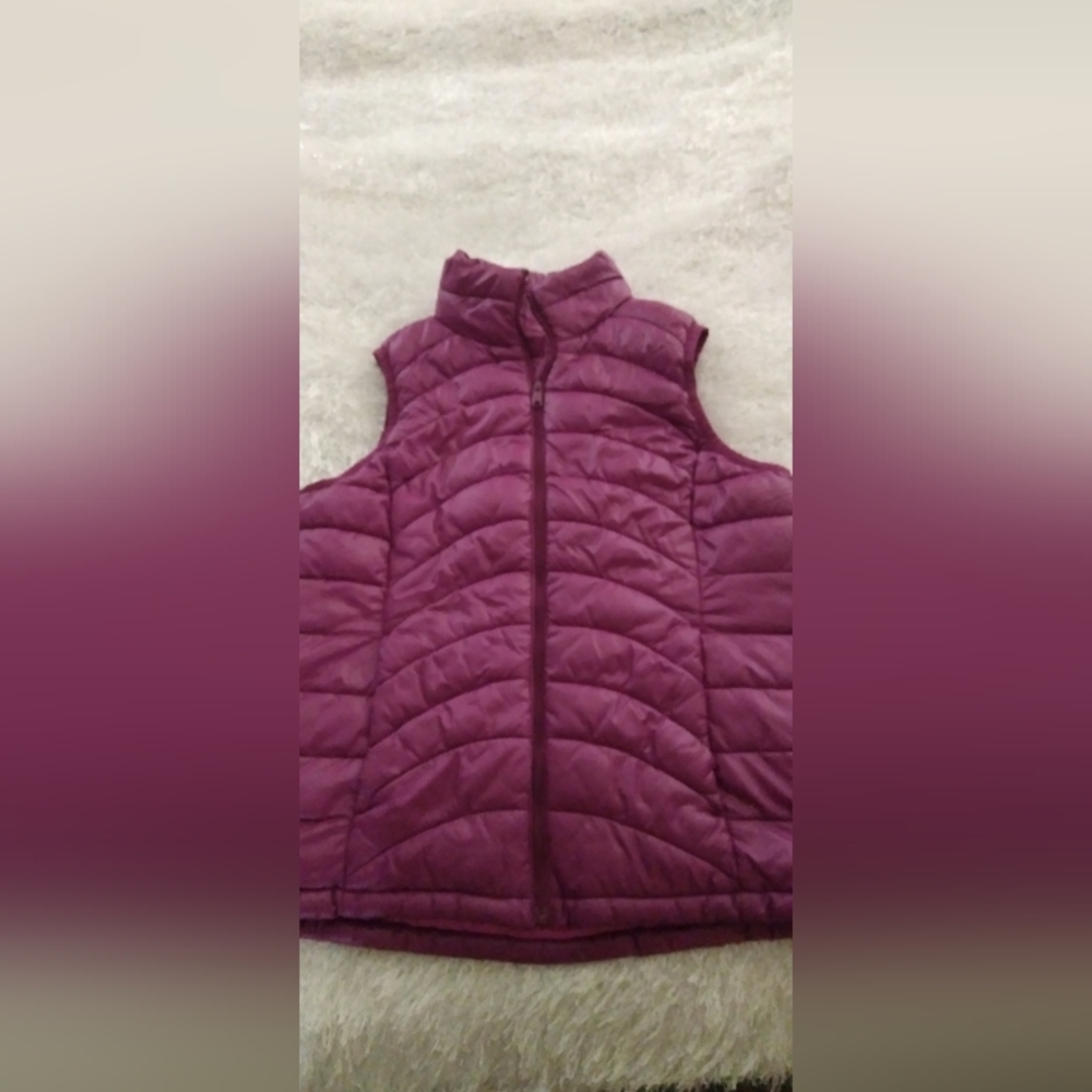 Old navy puffer vest